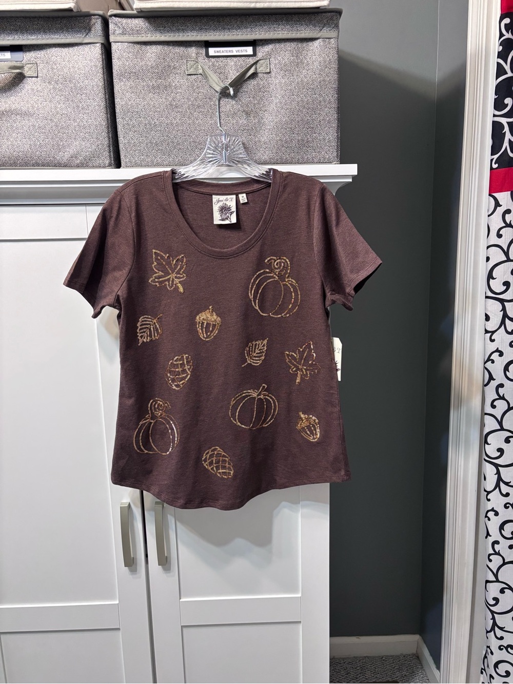 Women’s Autumn Pumpkin & Leaf Sequined Short Sleeve Tee - Heathered Brown NWT M